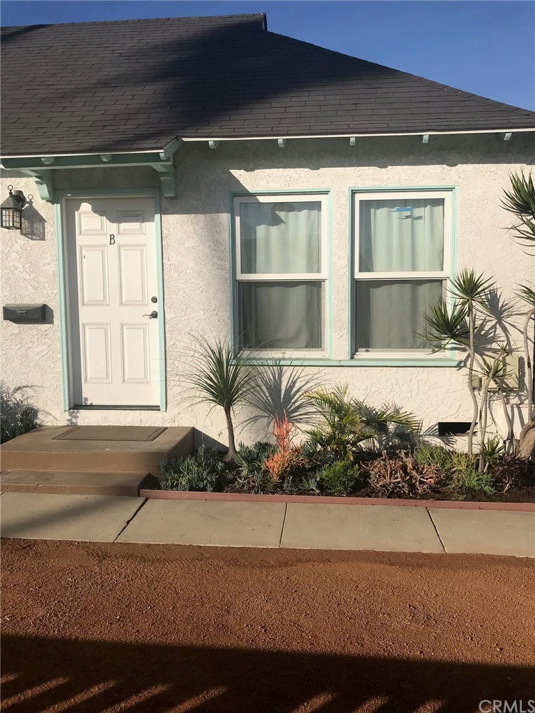 714 Esplanade Redondo Beach, CA 90277 - Photo 4 of 5 Front door 713 South Catalina unit B