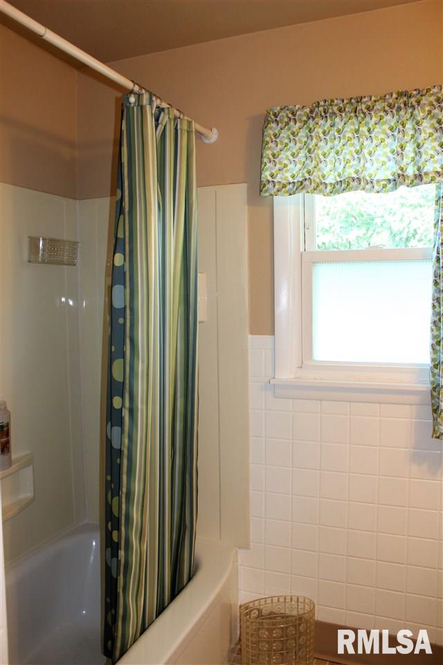 2302 Chancy Street Clinton, IA 52732 - Photo 10 of 16 Gallery Image 10