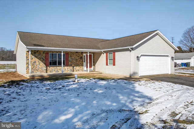 $300,000 | 735 Cragmoor Road, York Haven, PA 17370