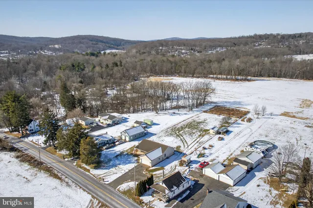 $300,000 | 735 Cragmoor Road, York Haven, PA 17370