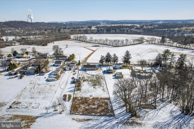 $300,000 | 735 Cragmoor Road, York Haven, PA 17370