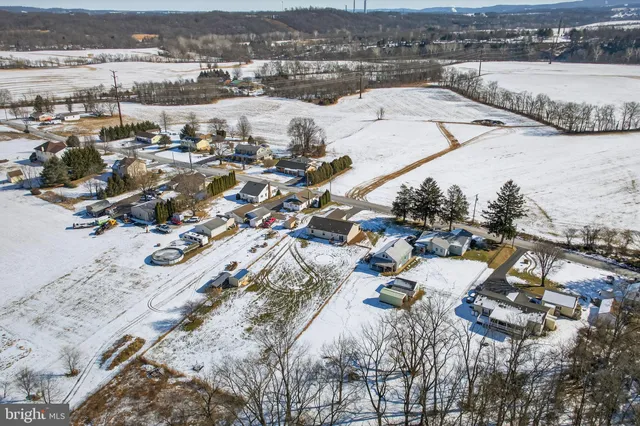 $300,000 | 735 Cragmoor Road, York Haven, PA 17370