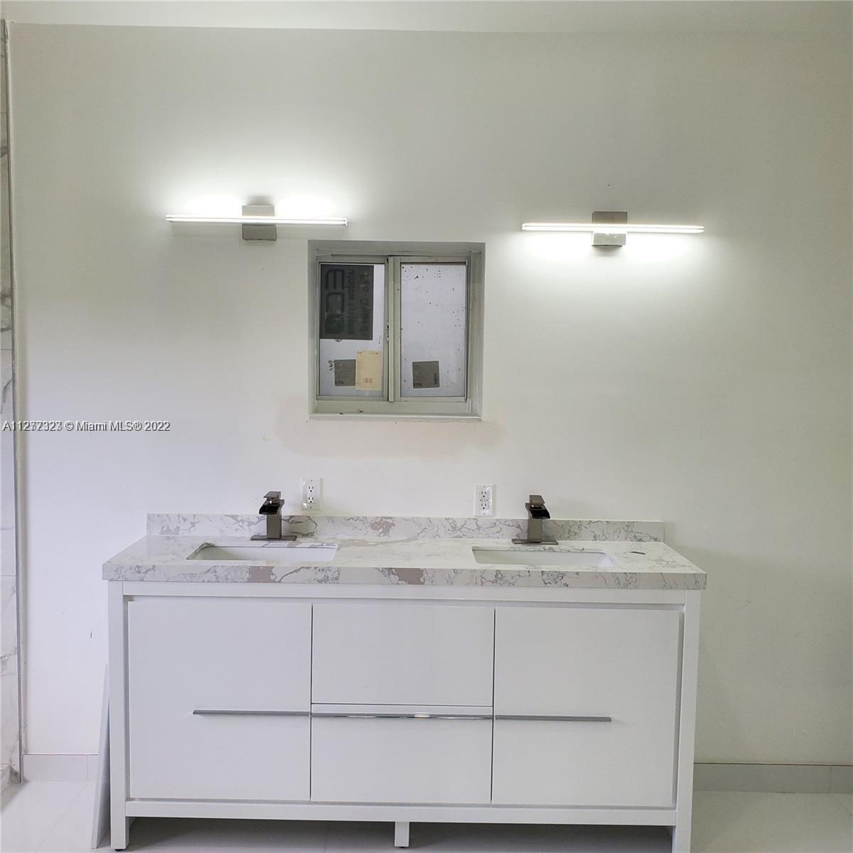 35220 Southwest 213th Avenue Homestead, FL 33034 - Photo 36 of 46 MASTER BEDROOM DOUBLE SINK