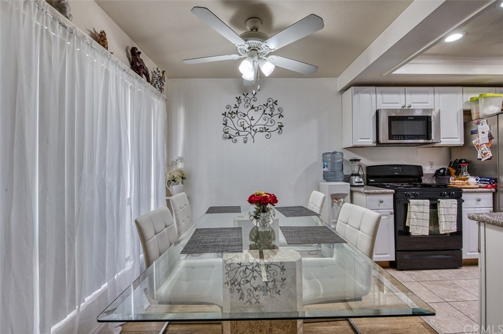 7941 Moonshadow Circle Huntington Beach, CA 92647 - Photo 12 of 41