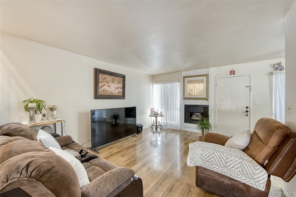 7941 Moonshadow Circle Huntington Beach, CA 92647 - Photo 3 of 41