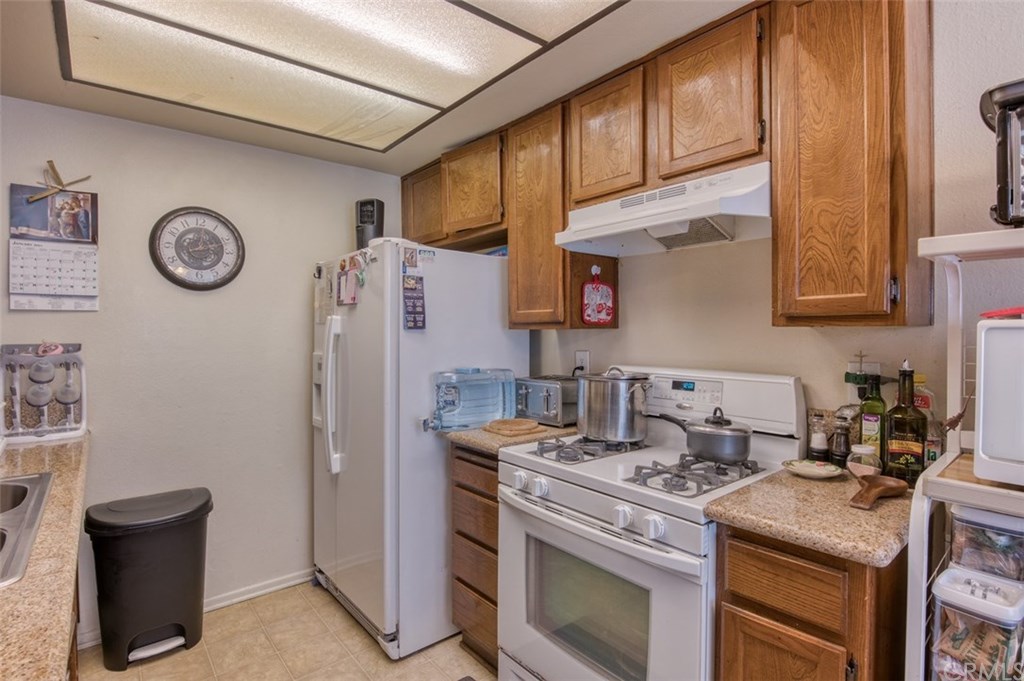 7941 Moonshadow Circle Huntington Beach, CA 92647 - Photo 27 of 41