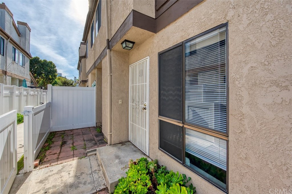 7941 Moonshadow Circle Huntington Beach, CA 92647 - Photo 37 of 41