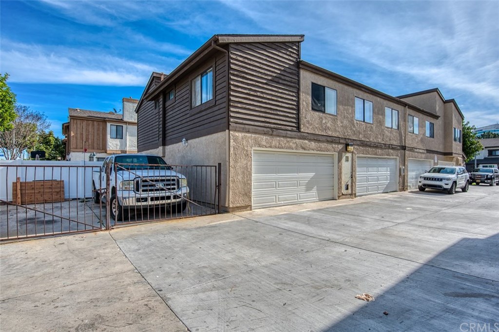 7941 Moonshadow Circle Huntington Beach, CA 92647 - Photo 38 of 41