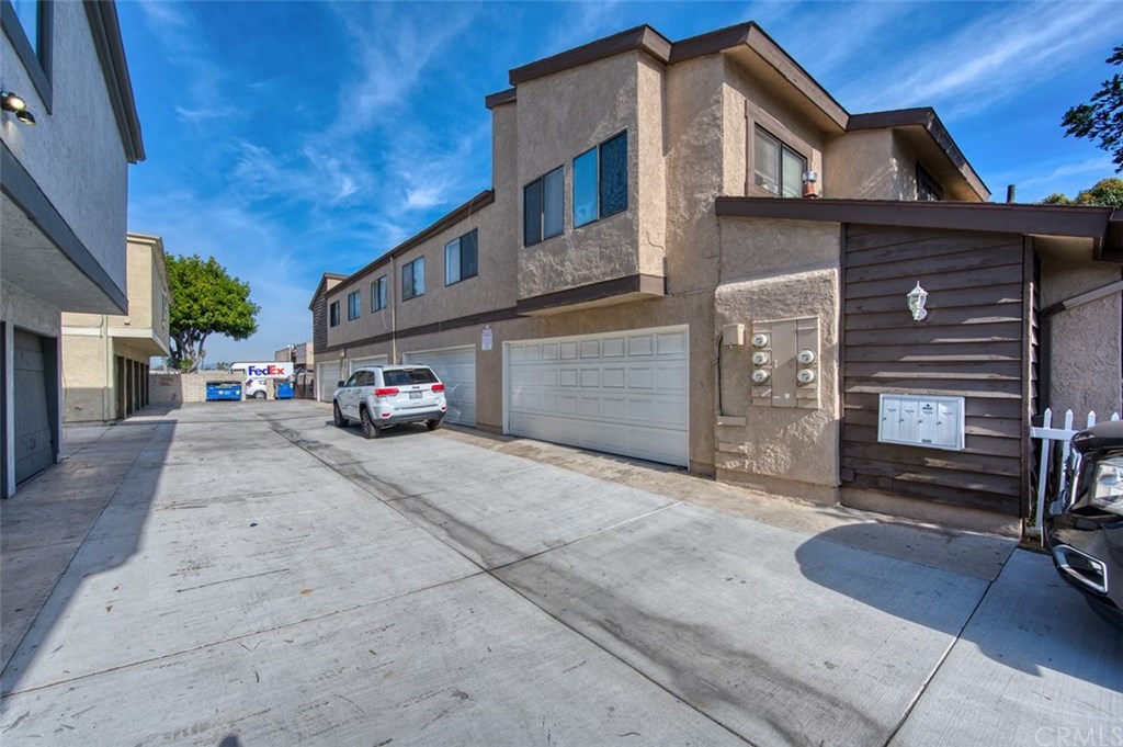 7941 Moonshadow Circle Huntington Beach, CA 92647 - Photo 39 of 41