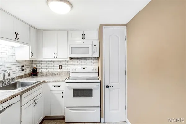 $139,400 | 1419 Durango Lane, Unit 2, Fenton, MO 63026