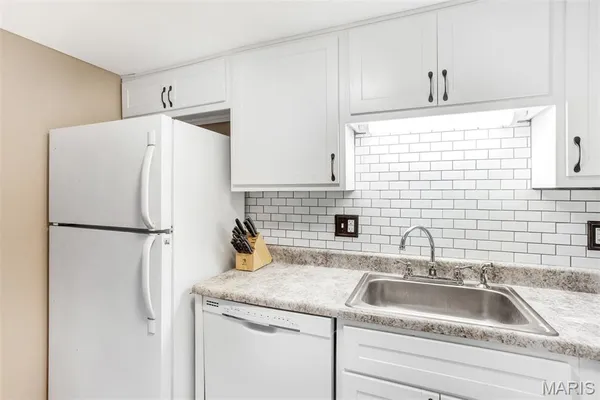 $139,400 | 1419 Durango Lane, Unit 2, Fenton, MO 63026