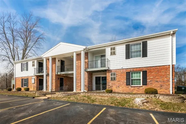 $139,400 | 1419 Durango Lane, Unit 2, Fenton, MO 63026