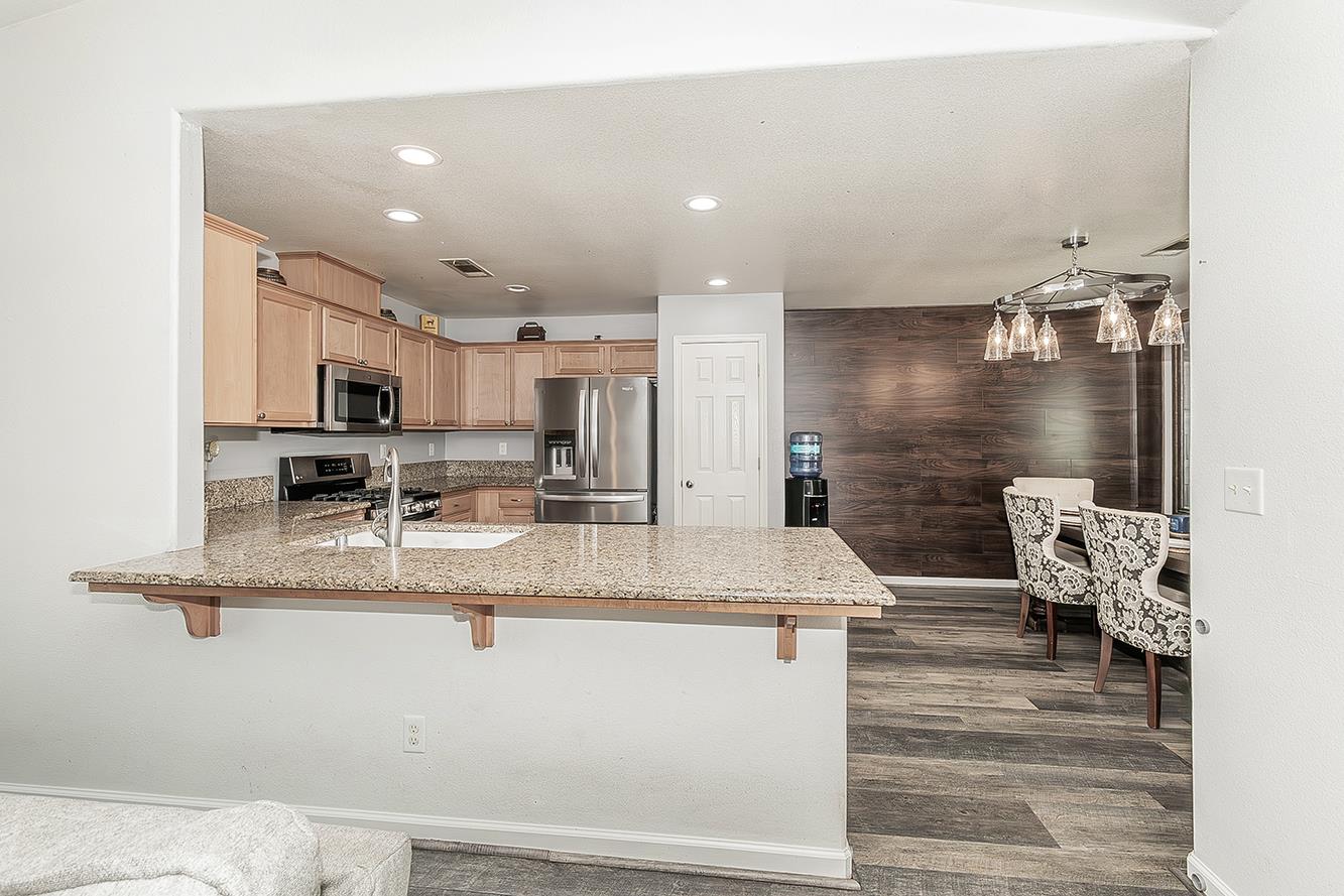 180 East Carpenter Avenue Reedley, CA 93654 - Photo 8 of 40