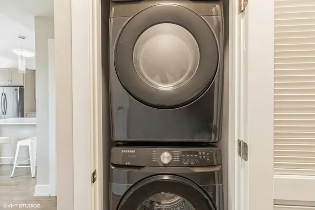 a close up view of a washer and dryer