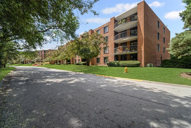 $260,000 | 1615 East Central Road, Unit 417C, Arlington Heights, IL 60005