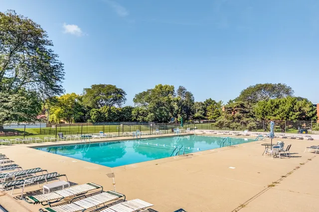 $260,000 | 1615 East Central Road, Unit 417C, Arlington Heights, IL 60005