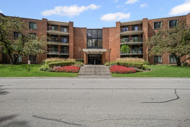 $260,000 | 1615 East Central Road, Unit 417C, Arlington Heights, IL 60005