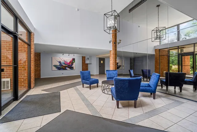 $260,000 | 1615 East Central Road, Unit 417C, Arlington Heights, IL 60005