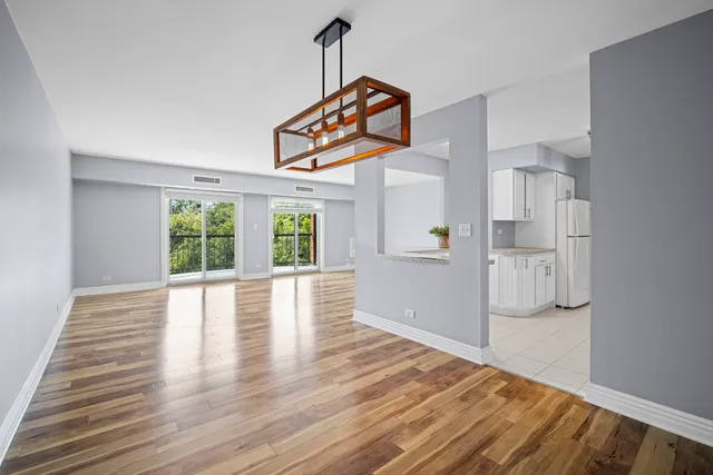 $260,000 | 1615 East Central Road, Unit 417C, Arlington Heights, IL 60005