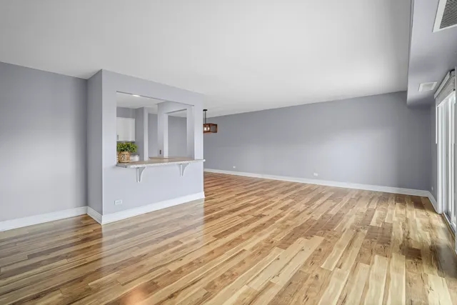 $260,000 | 1615 East Central Road, Unit 417C, Arlington Heights, IL 60005