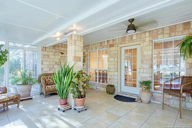 a view of yard with green space