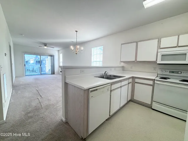 $1,599 | 7509 Moorhen Lane Southwest, Unit 52D, Sunset Beach, NC 28468