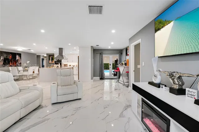 $790,000 | 2631 Northwest 84th Avenue, Coral Springs, FL 33065