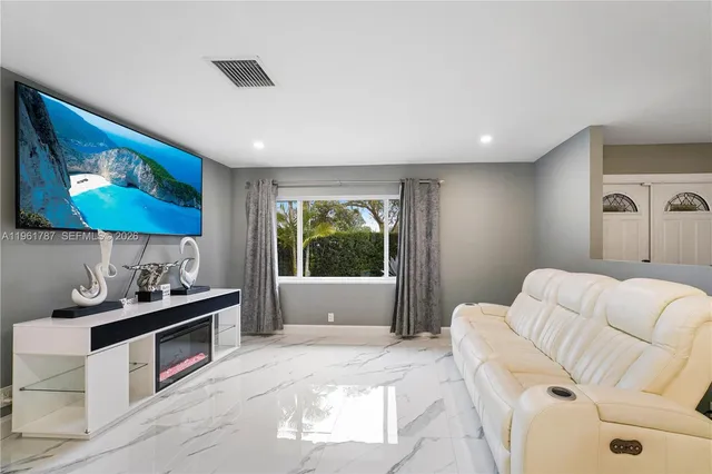 $790,000 | 2631 Northwest 84th Avenue, Coral Springs, FL 33065