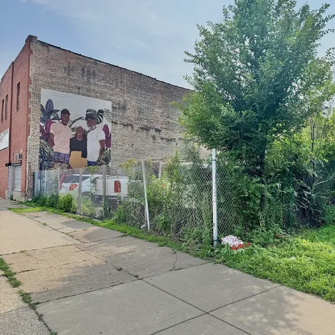 a sign that is on the side of the road