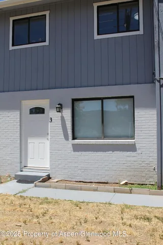 $1,900 | 1322 East 7th Street, Unit 3, Rifle, CO 81650