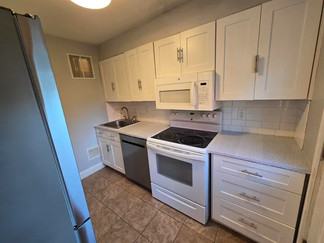 $2,100 | 616 Portland Street, Unit 53, Rochester, NH 03867