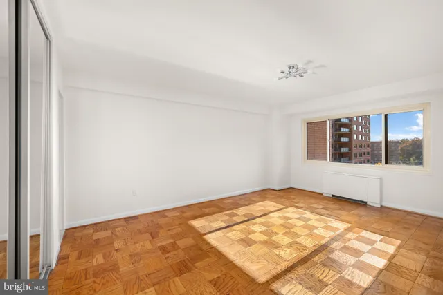 a view of empty room with window