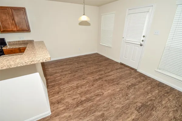 $1,865 | 8934 Santo Domingo, Houston, TX 77017