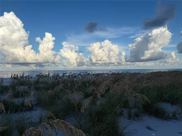 $950,000 | 9502 Alborado Road, Boca Grande, FL 33921