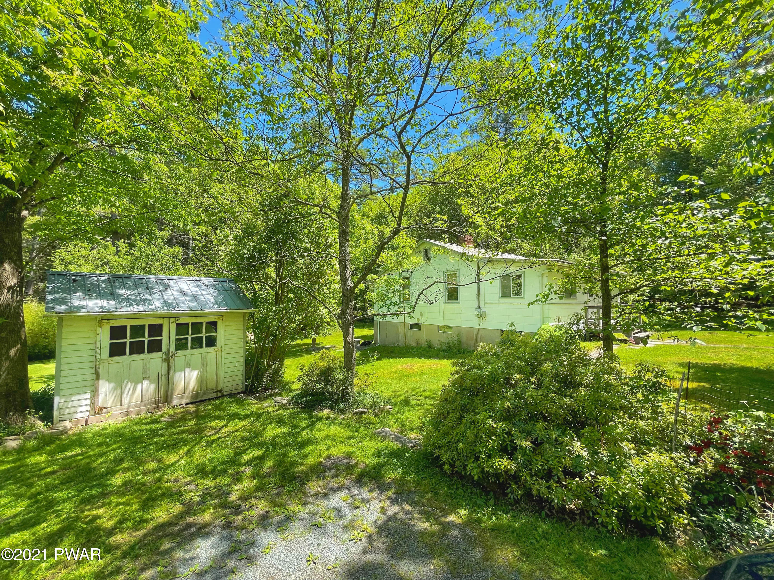 120 Bee Hollow Road Shohola, PA 18458 - Photo 4 of 38