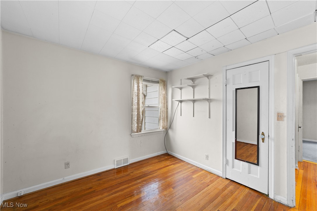 4057 Wilmington Road Cleveland, OH 44121 - Photo 14 of 34