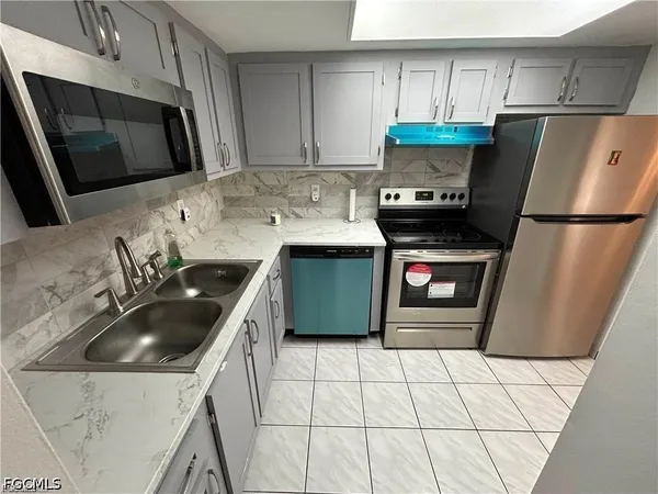 $100,000 | 3704 Broadway, Unit 107, Fort Myers, FL 33901