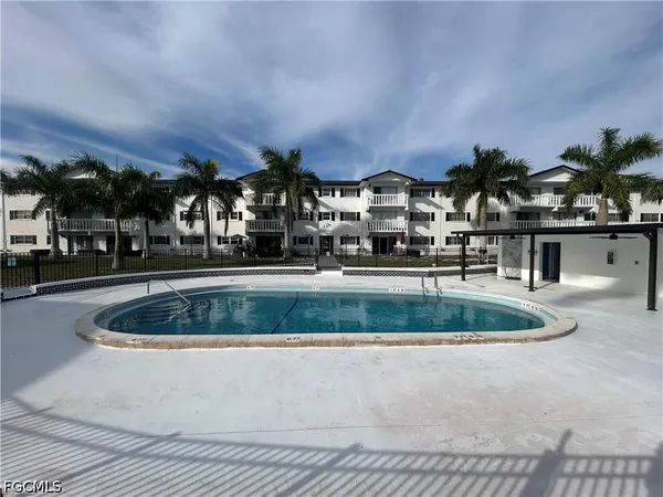 $100,000 | 3704 Broadway, Unit 107, Fort Myers, FL 33901