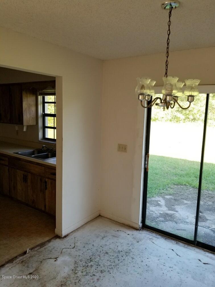 1125 Cherokee Road Southeast Palm Bay, FL 32909 - Photo 3 of 15 200425_024933_142