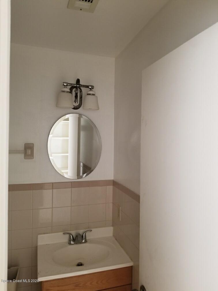 1125 Cherokee Road Southeast Palm Bay, FL 32909 - Photo 7 of 15 200425_024937_210