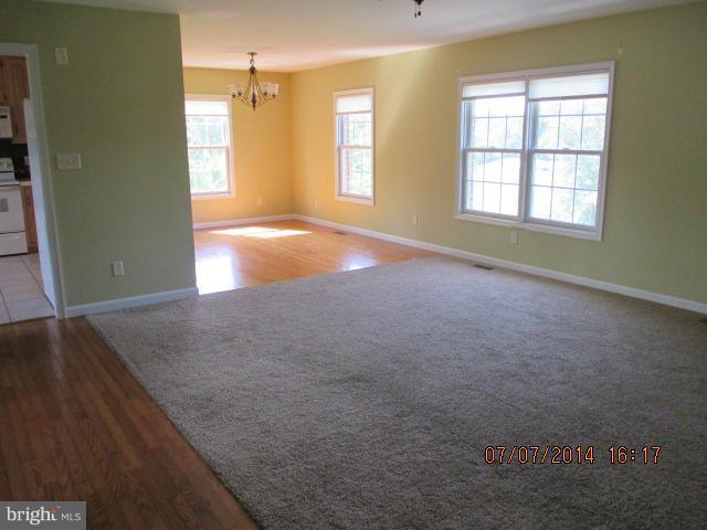 16218 Spade Road Hagerstown, MD 21740 - Photo 4 of 8 Living Room