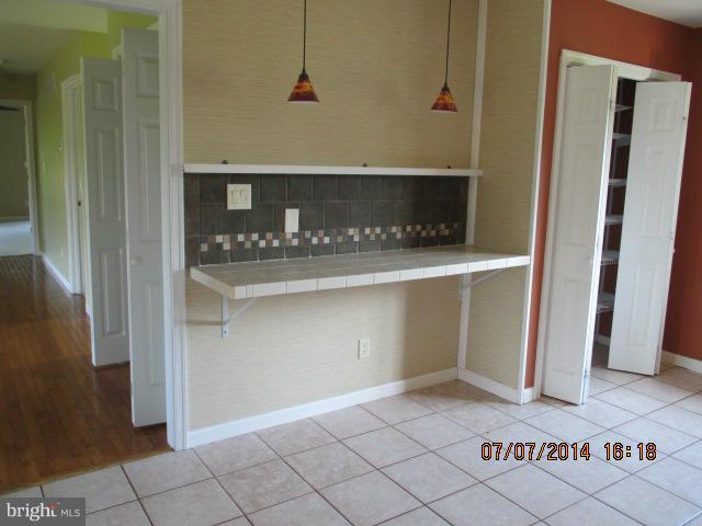 16218 Spade Road Hagerstown, MD 21740 - Photo 6 of 8 Kitchen