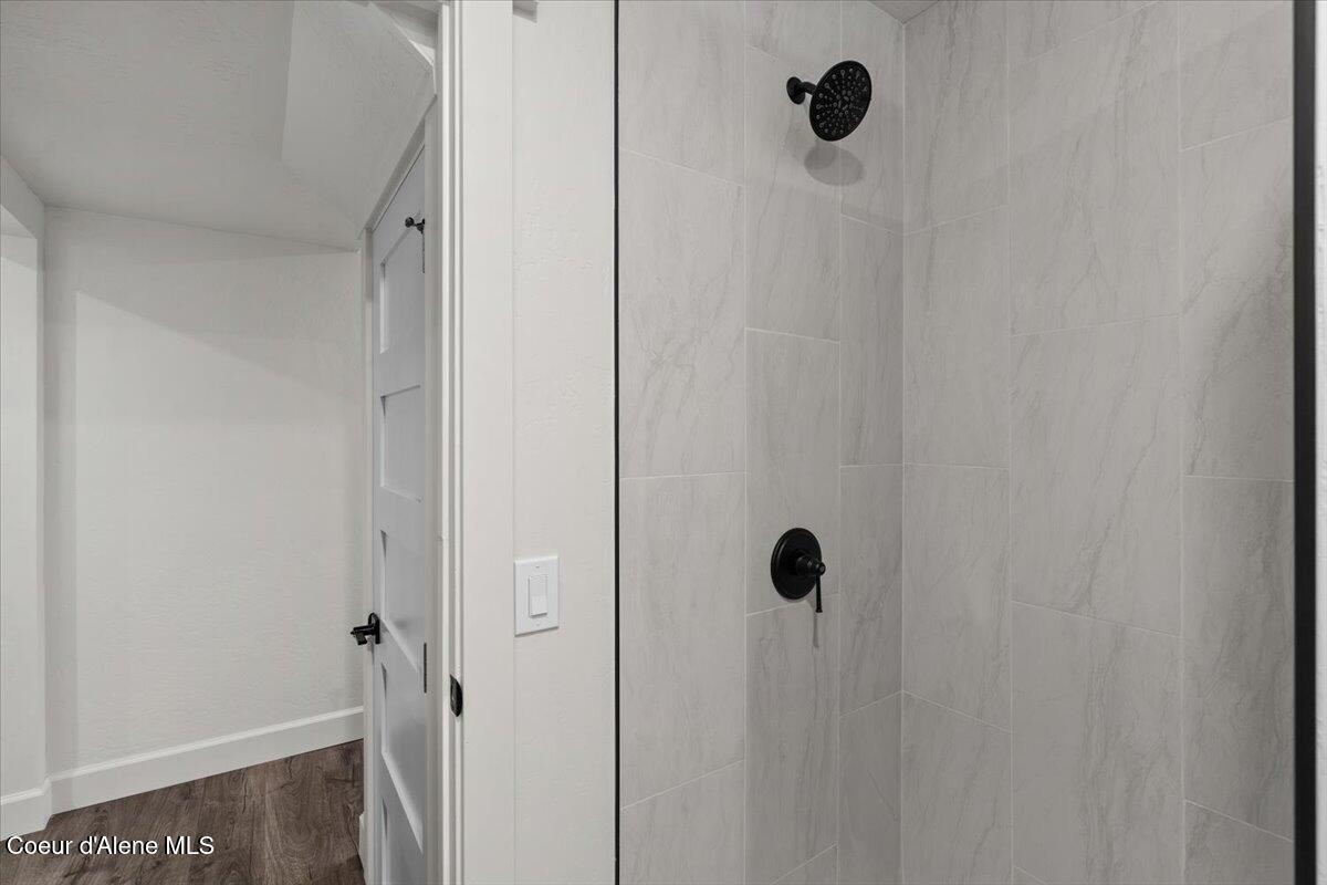 326 Park Street Mullan, ID 83846 - Photo 15 of 56 22-Shower