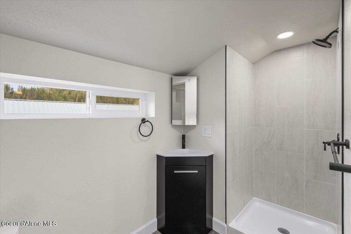 326 Park Street Mullan, ID 83846 - Photo 34 of 56 38-Full bath