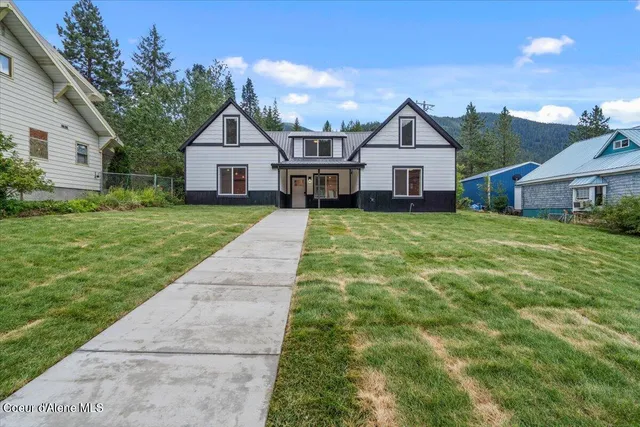 $450,000 | 326 Park Street, Mullan, ID 83846