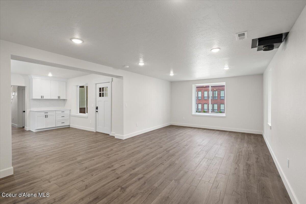 326 Park Street Mullan, ID 83846 - Photo 7 of 56 13-Living Room