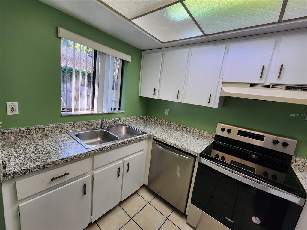702 Southwest 70th Terrace, Unit A Gainesville, FL 32607 - Photo 8 of 25 Gallery Image 8