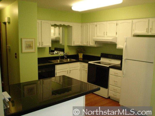 2805 24th Street Northwest Rochester, MN 55901 - Photo 3 of 10