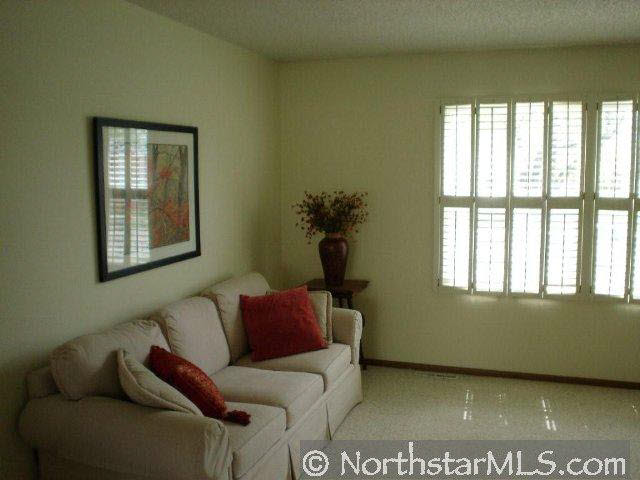 2805 24th Street Northwest Rochester, MN 55901 - Photo 4 of 10