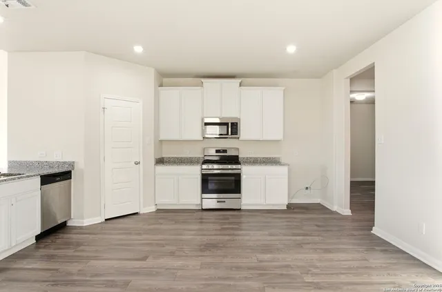 $1,700 | 715 Wild Olive Way, San Antonio, TX 78220